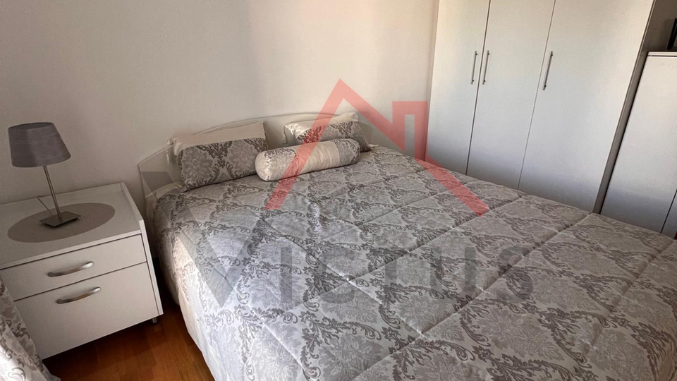 SELCE - Apartman s prostranom terasom, prvi red do mora