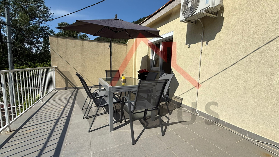 CRIKVENICA - 2S+DB, appartamento con terrazza, 53 m2