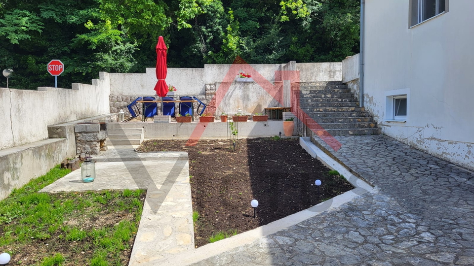 BRIBIR - Samostojeća kuća s garažom