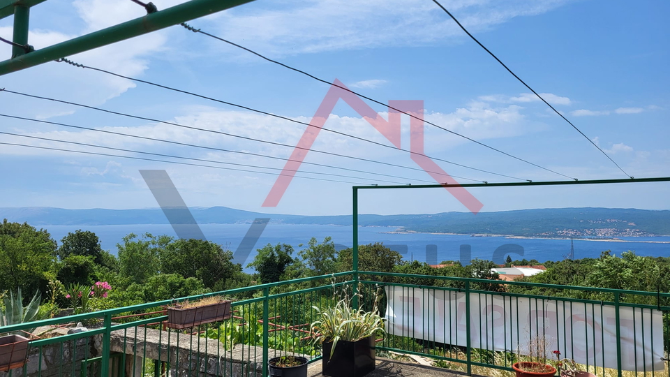 CRIKVENICA  - Autohtona kamena kuća s okućnicom
