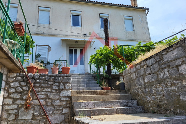 CRIKVENICA - Authentisches Steinhaus mit Grundstück