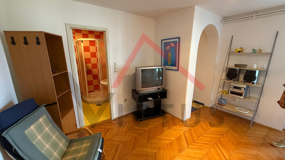 CRIKVENICA - Detached house, 50 m from the sea