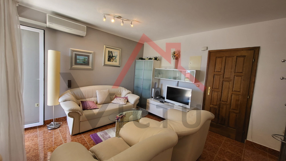 CRIKVENICA - 2S+DB, stan 250 m od mora, 47 m2