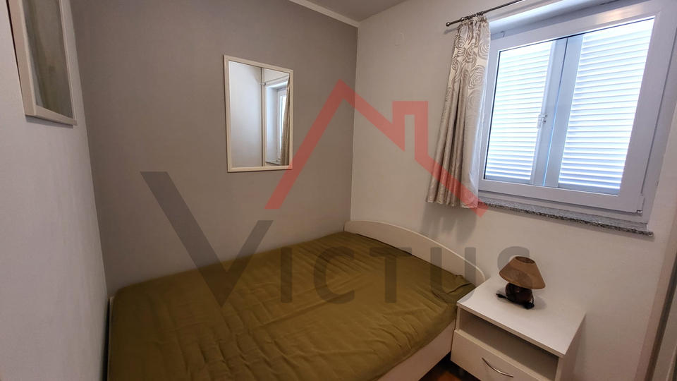 CRIKVENICA - 2S+DB, stan 250 m od mora, 47 m2