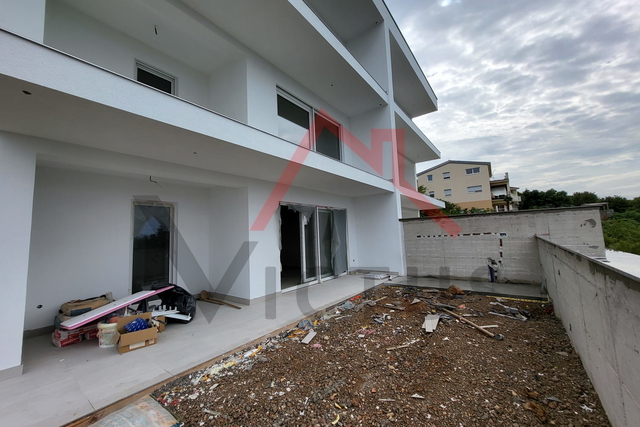 SMOKVICA KRMPOTSKA - Erdgeschosswohnung mit Pool in einem Neubau, 57 m2