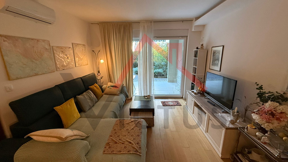 JADRANOVO - 2-Zimmer-Wohnung mit Wohnzimmer, Garten und Parkplatz