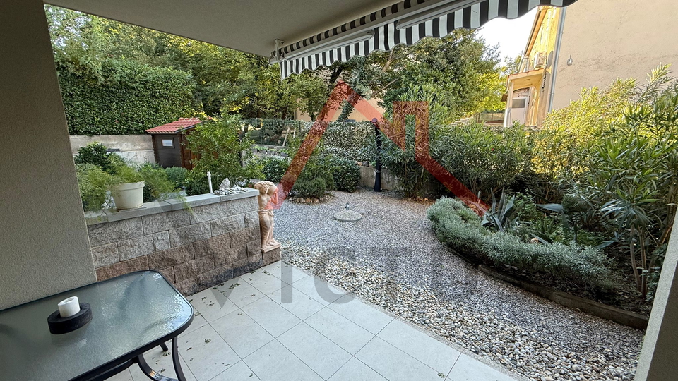 JADRANOVO - 2-Zimmer-Wohnung mit Wohnzimmer, Garten und Parkplatz