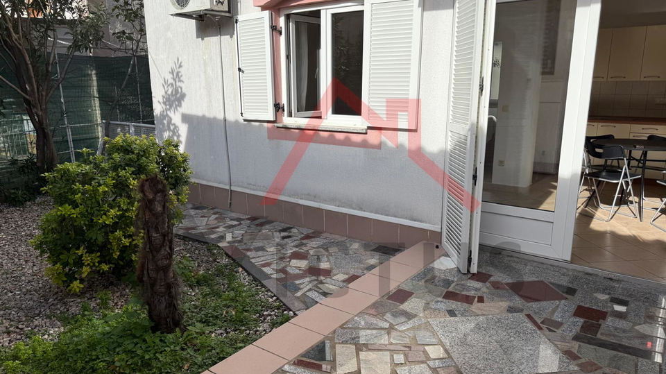 CRIKVENICA - Erdgeschosswohnung in der Nähe des Zentrums, 37 m²
