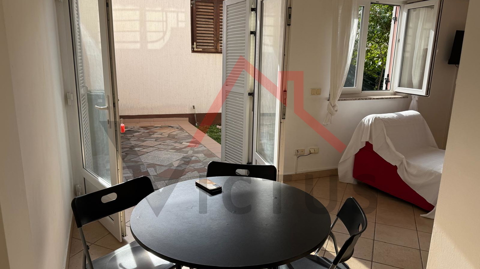 CRIKVENICA - Erdgeschosswohnung in der Nähe des Zentrums, 37 m²