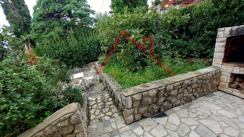 SELCE - Samostojeća kuća s okućnicom, 150 m od mora