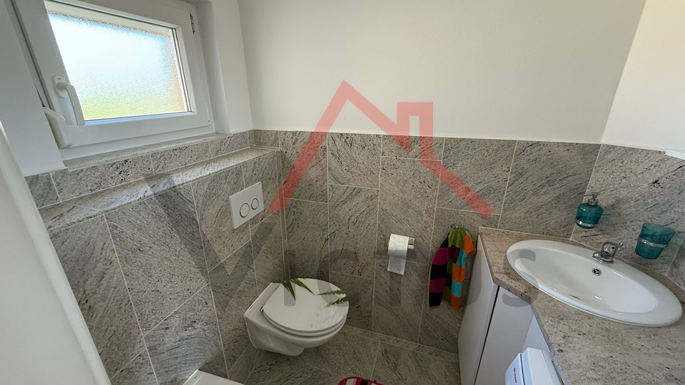 JADRANOVO - 3 camere + soggiorno, appartamento in posizione tranquilla, 102 m2