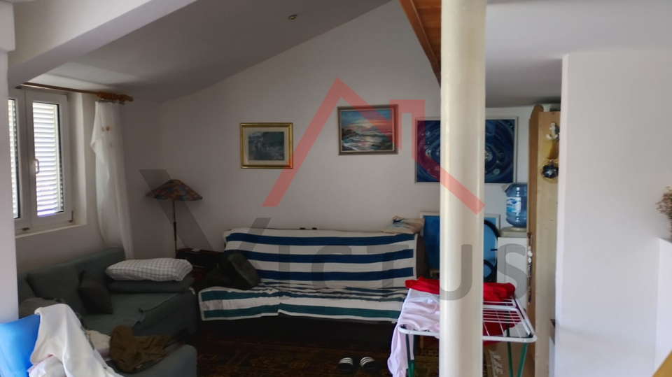 NOVI VINODOLSKI - 2S+DB, stan na mirnoj lokaciji, 66 m2