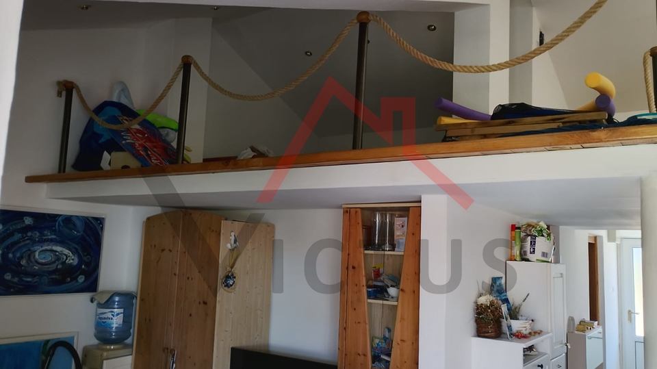 NOVI VINODOLSKI - 2S+DB, stan na mirnoj lokaciji, 66 m2