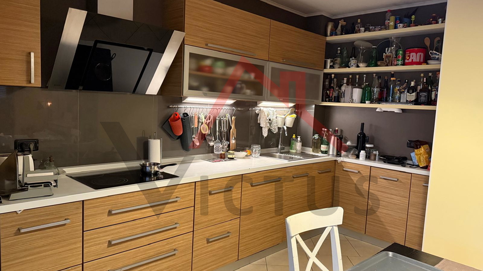 CRIKVENICA - three-room apartment with a yard