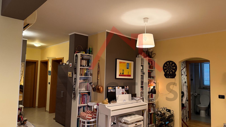 CRIKVENICA - three-room apartment with a yard