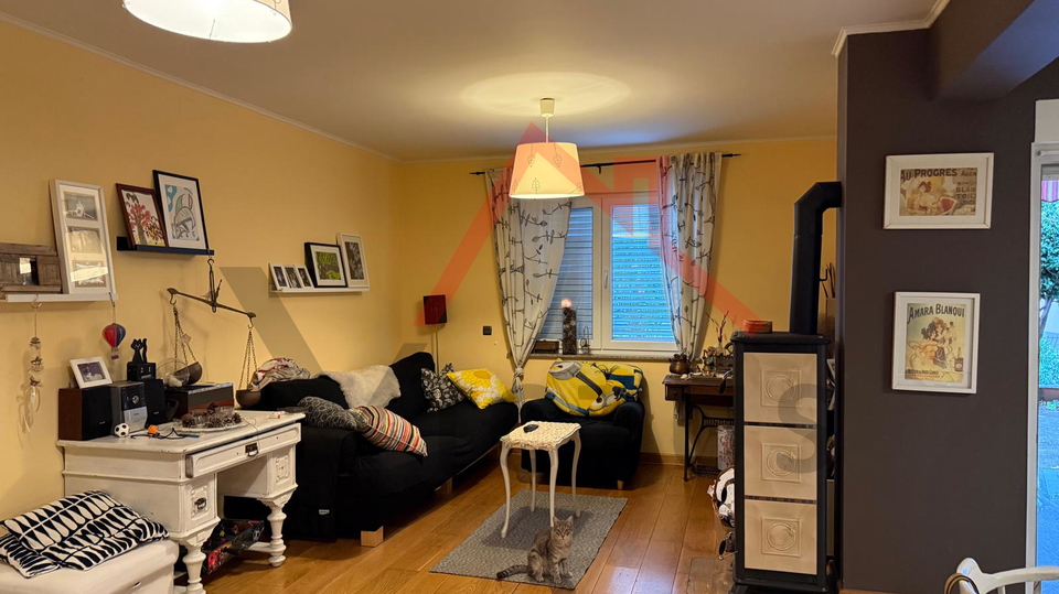 CRIKVENICA - three-room apartment with a yard