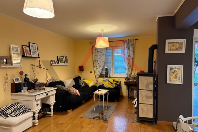 CRIKVENICA - three-room apartment with a yard