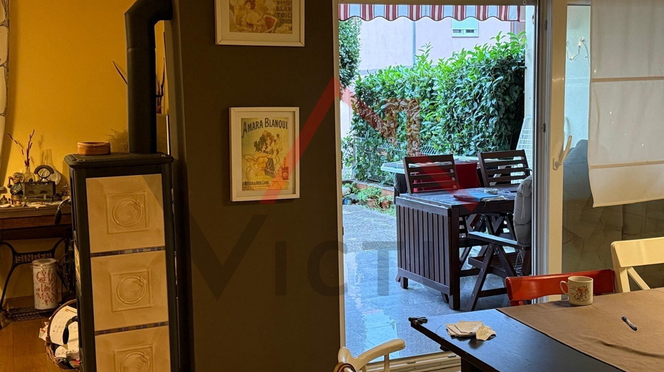 CRIKVENICA - three-room apartment with a yard