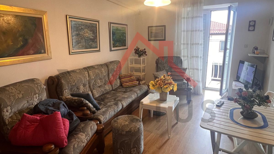 CRIKVENICA - Wohnung im Zentrum mit Balkon und Stellplatz, 38 m²