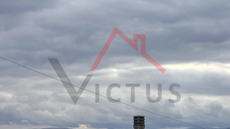 CRIKVENICA - Wohnung im Zentrum mit Balkon und Stellplatz, 38 m²