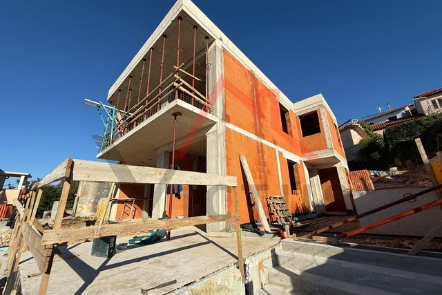 CRIKVENICA - Detached house with a swimming pool, shell construction