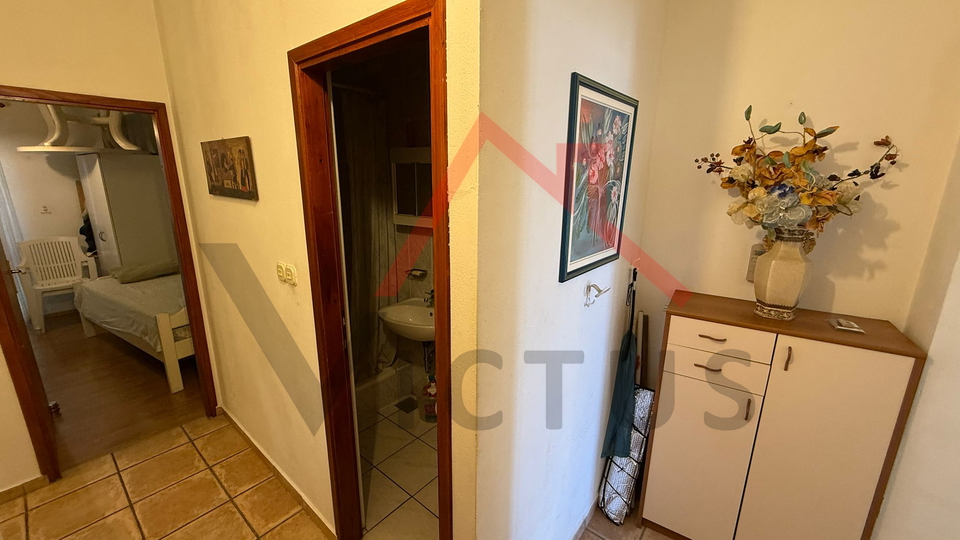 CRIKVENICA - Apartment in the center with a balcony and parking space, 38 m2