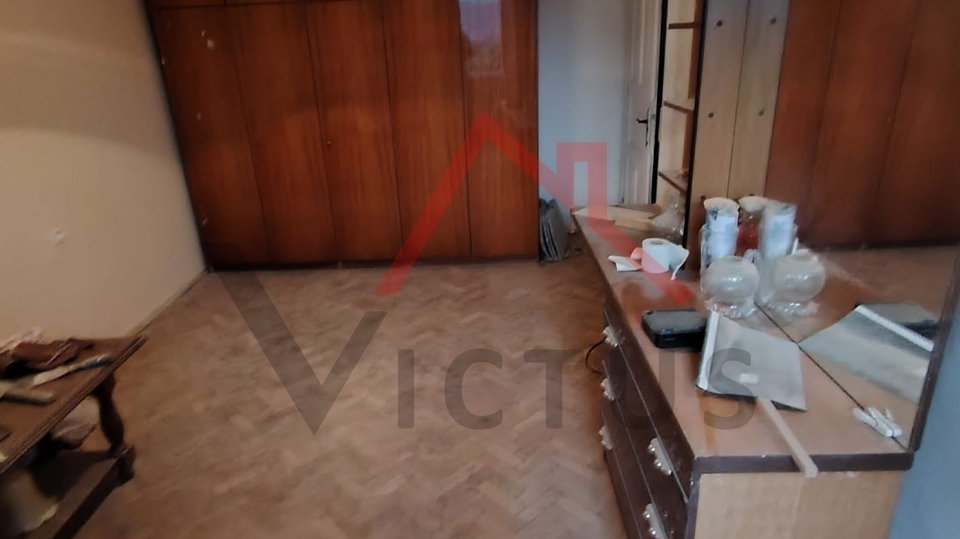 GRIŽANE - Dvije kuće i pomoćni objekt