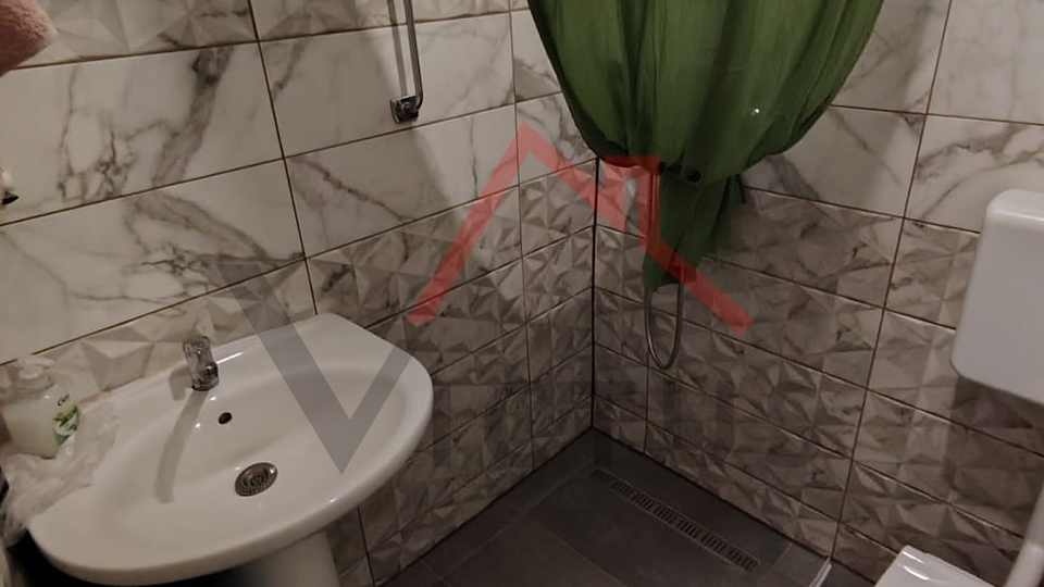 GRIŽANE - Dvije kuće i pomoćni objekt