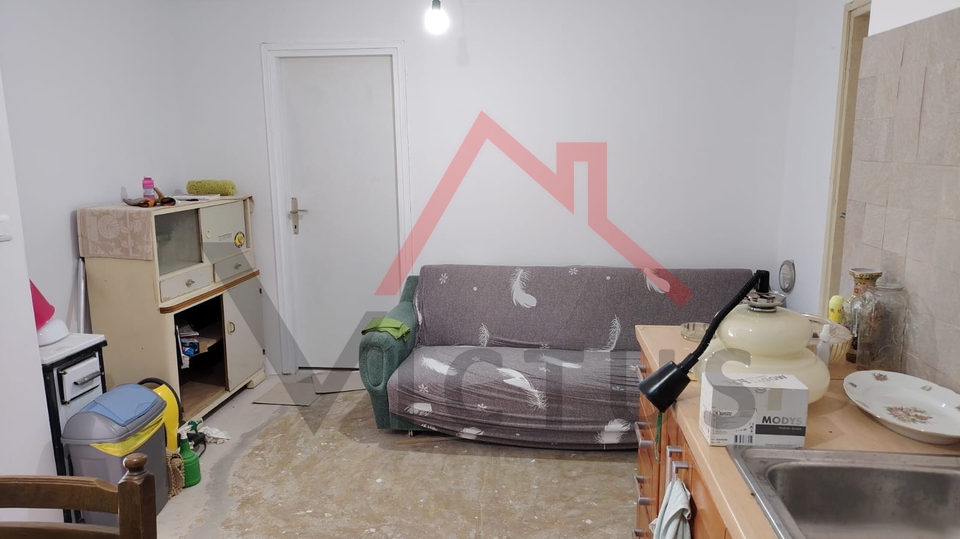 GRIŽANE - Dvije kuće i pomoćni objekt