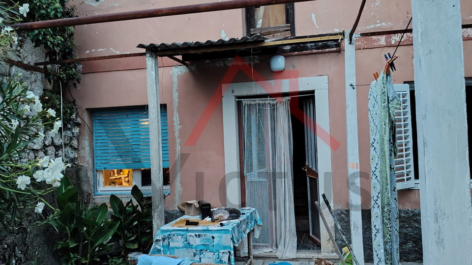 GRIŽANE - Dvije kuće i pomoćni objekt