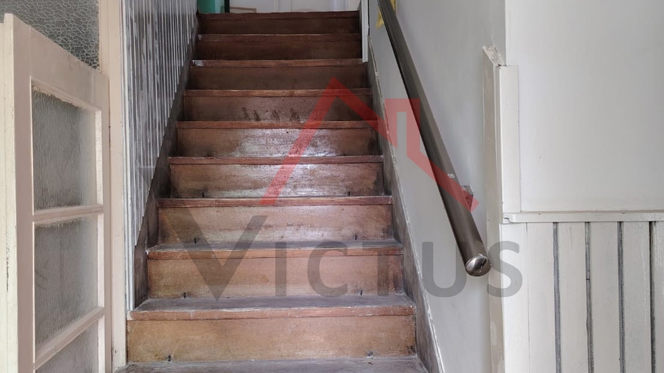 GRIŽANE - Dvije kuće i pomoćni objekt