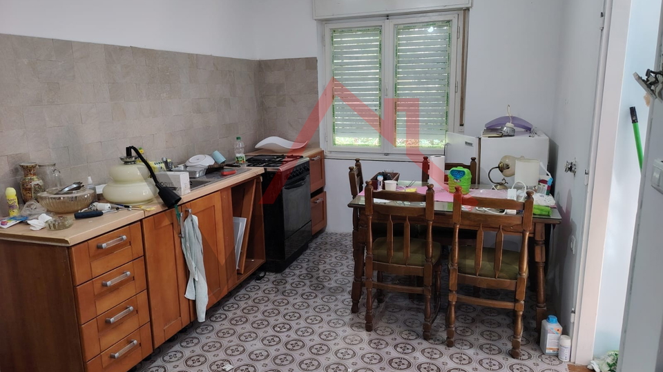 GRIŽANE - Dvije kuće i pomoćni objekt