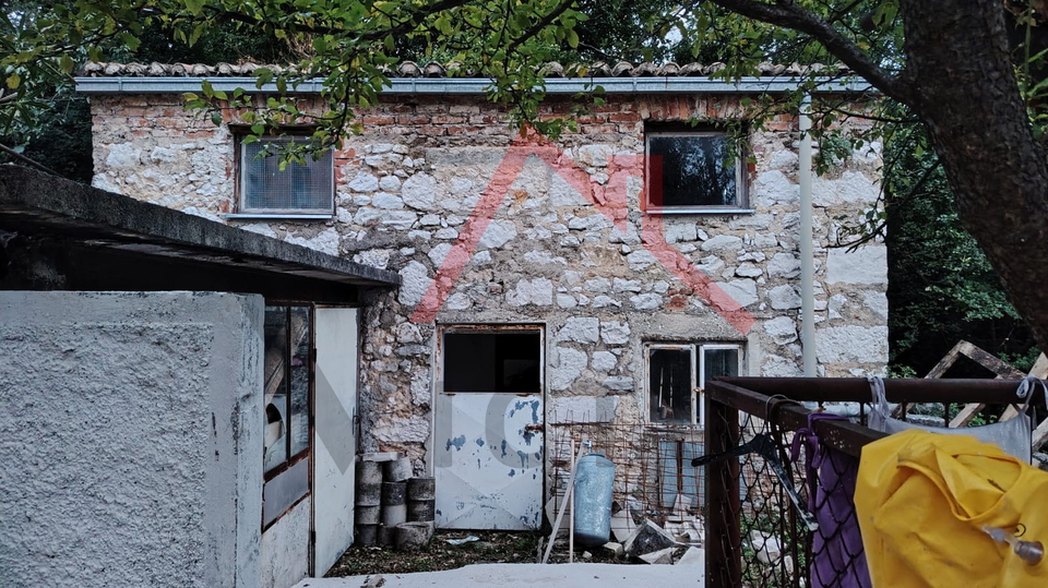 GRIŽANE - Dvije kuće i pomoćni objekt