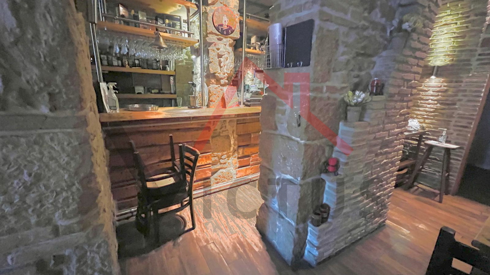 CRIKVENICA - Restoran u centru grada