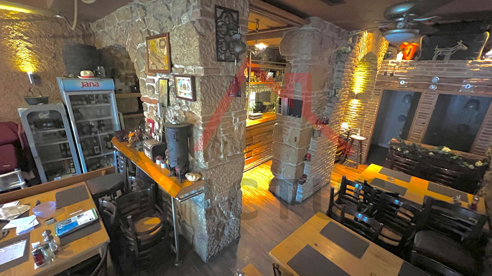 CRIKVENICA - Restoran u centru grada