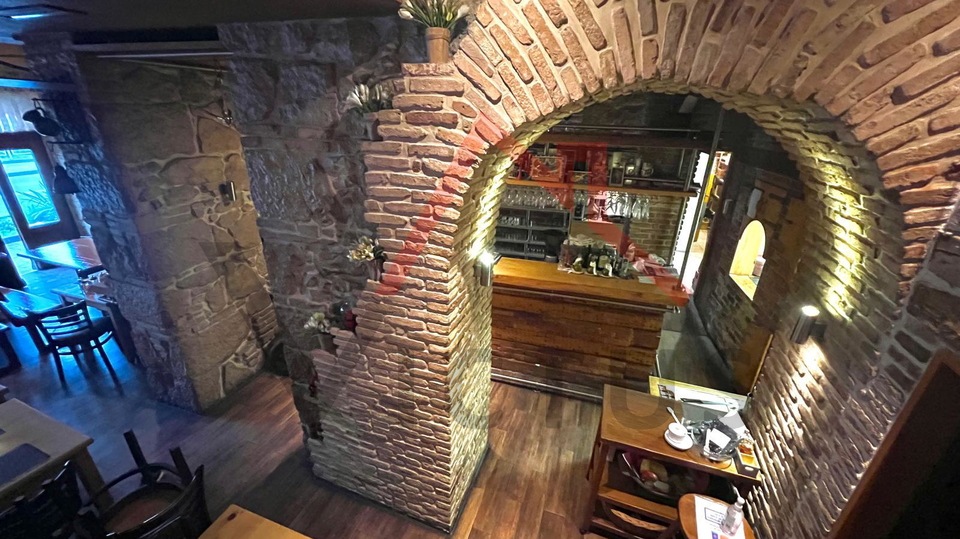 CRIKVENICA - Restoran u centru grada