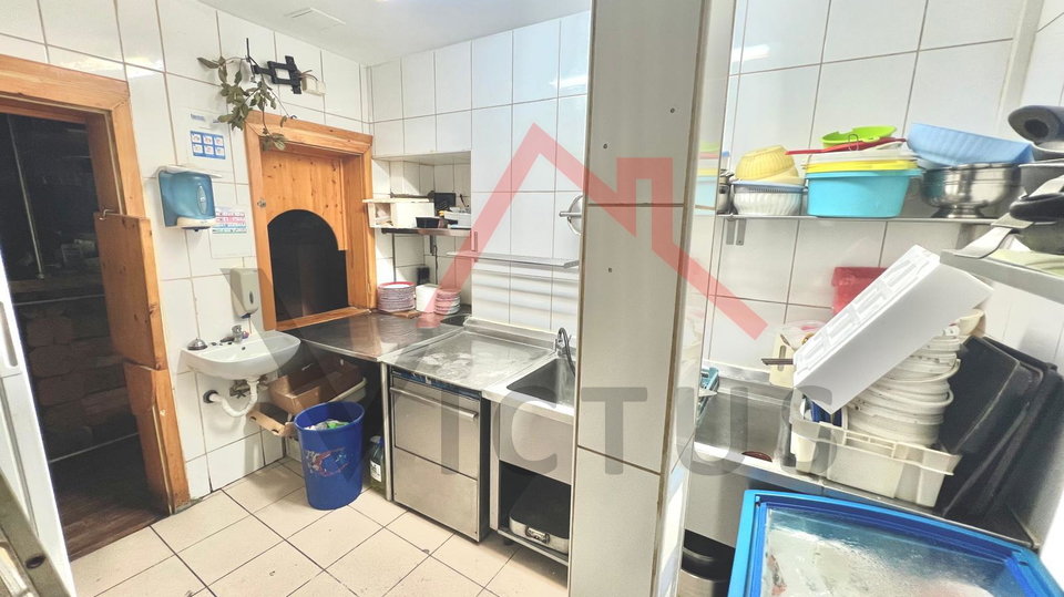 CRIKVENICA - Restoran u centru grada