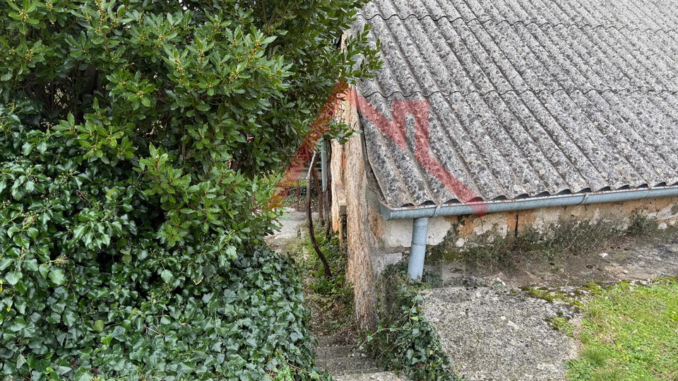 GRIŽANE - Steinhaus aus Stein