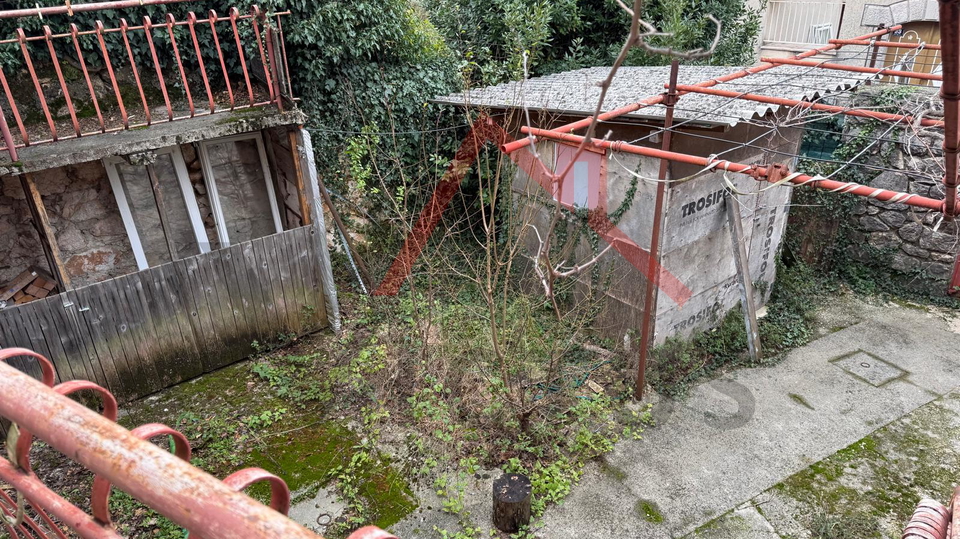 GRIŽANE - Steinhaus aus Stein