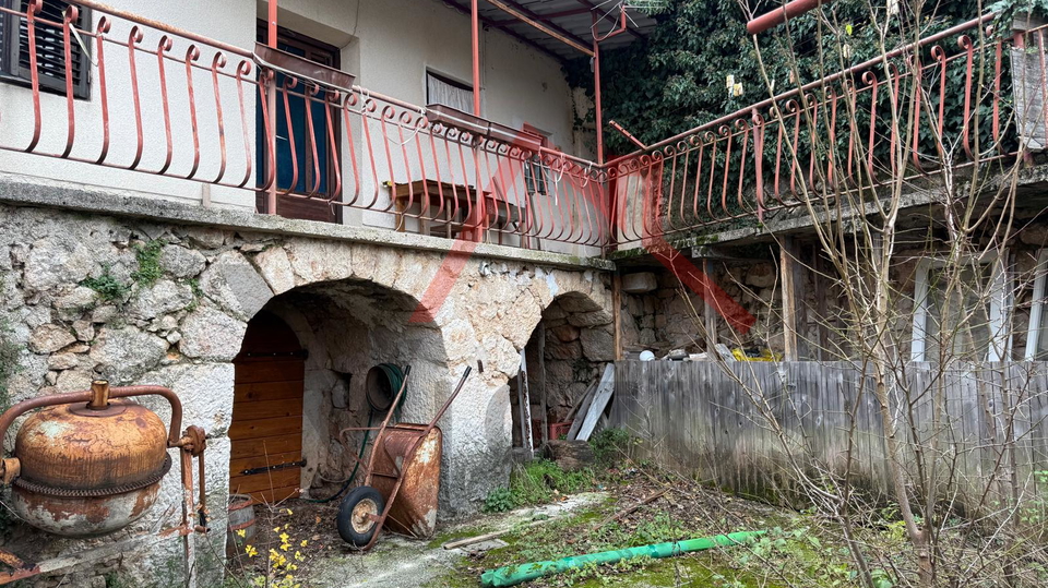 GRIŽANE - Steinhaus aus Stein