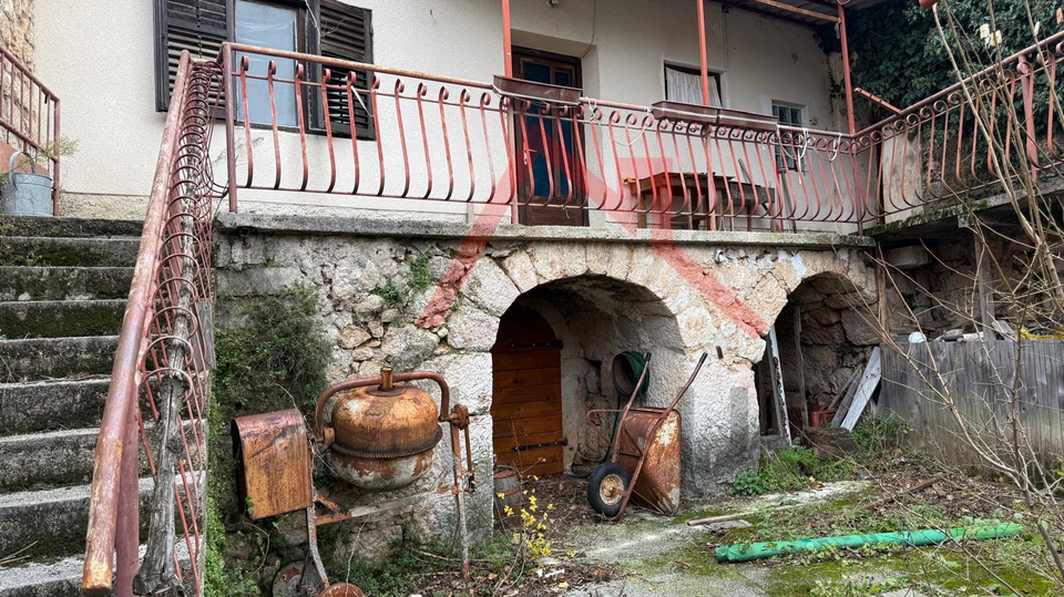 GRIŽANE - Steinhaus aus Stein