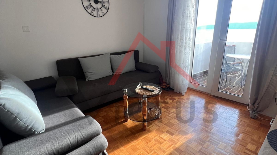NOVI VINODOLSKI - Stan s balkonom i otvorenim pogledom na more, 45 m2