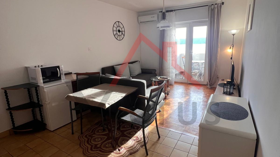 NOVI VINODOLSKI - Stan s balkonom i otvorenim pogledom na more, 45 m2