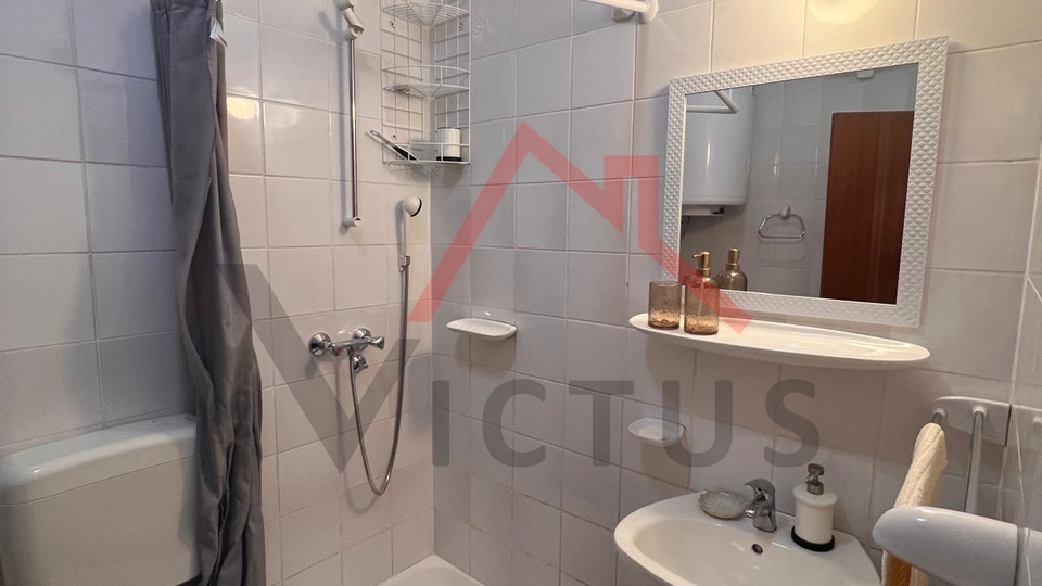 NOVI VINODOLSKI - Stan s balkonom i otvorenim pogledom na more, 45 m2