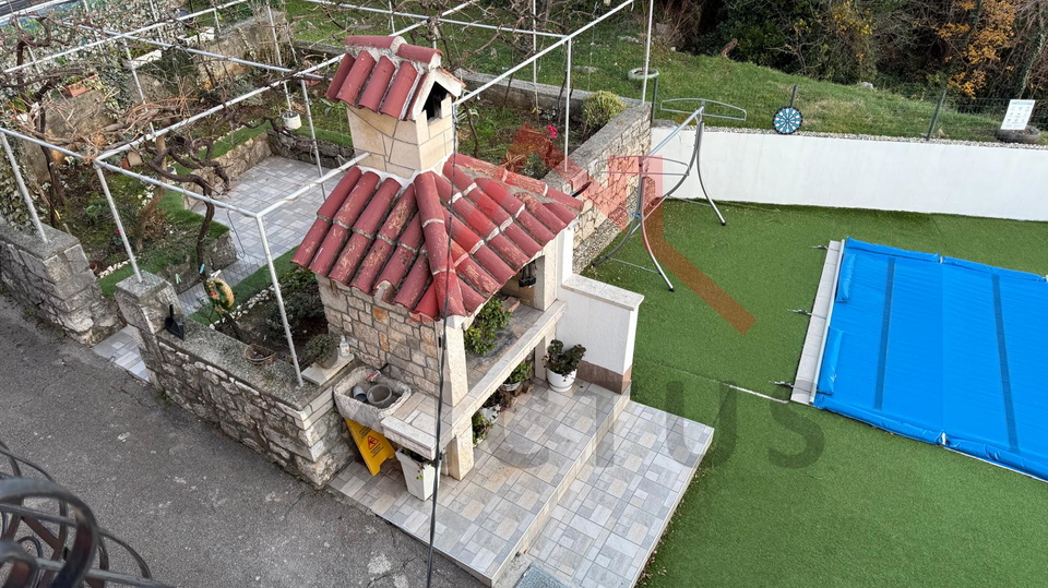 GRIŽANE - Haus mit Swimmingpool im Hinterland