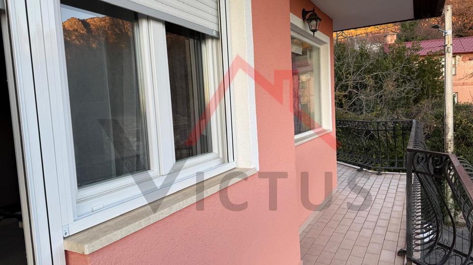 GRIŽANE - Haus mit Swimmingpool im Hinterland