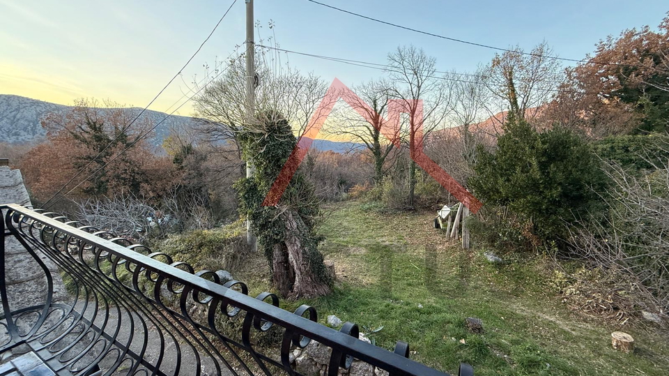 GRIŽANE - Haus mit Swimmingpool im Hinterland