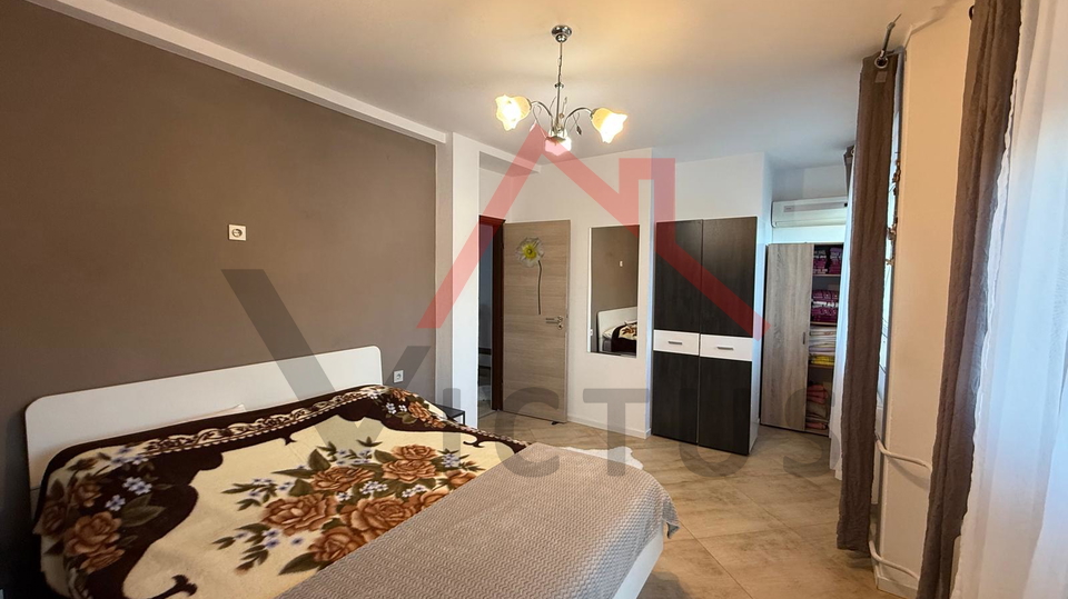 GRIŽANE - Haus mit Swimmingpool im Hinterland