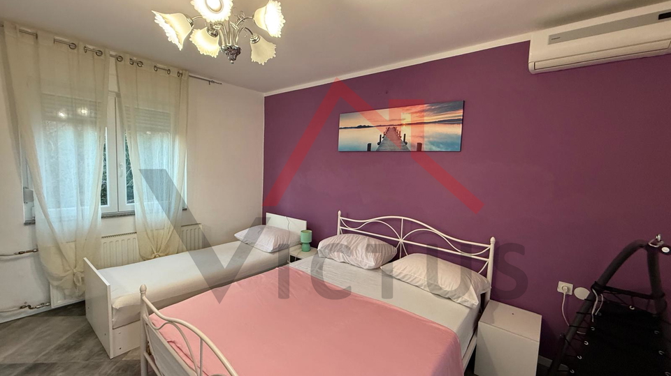 GRIŽANE - Haus mit Swimmingpool im Hinterland