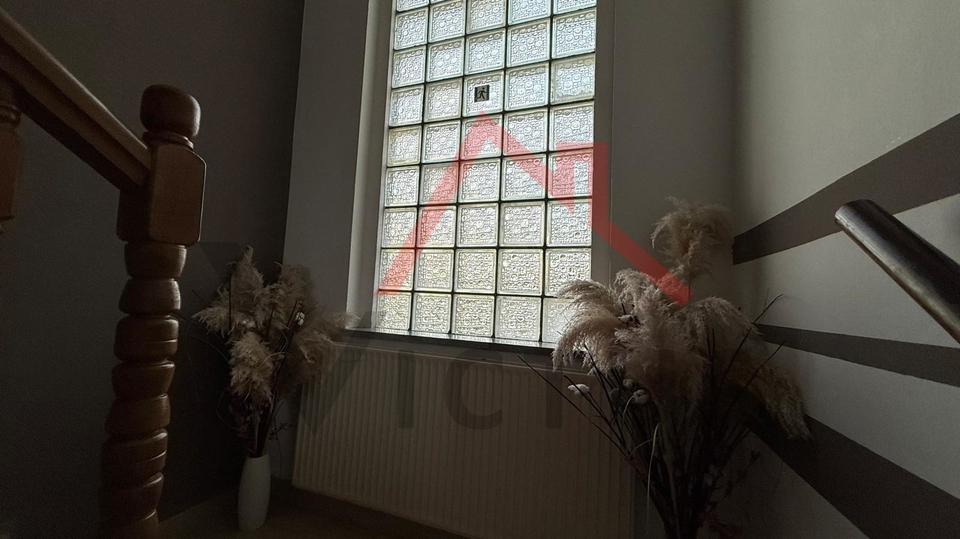 GRIŽANE - Haus mit Swimmingpool im Hinterland